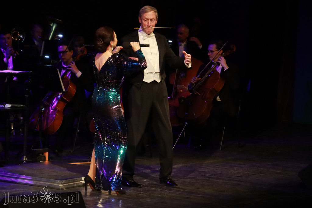 Fotorelacja II: Koncert Jubileuszowy Macieja Niesiołowskiego w MOK Zawiercie