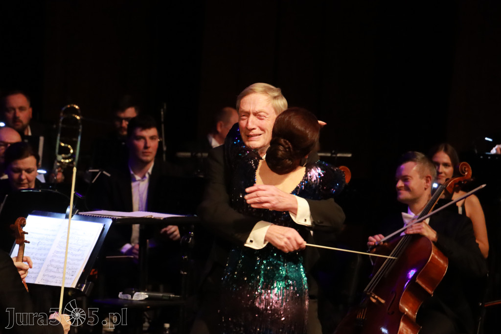 Fotorelacja II: Koncert Jubileuszowy Macieja Niesiołowskiego w MOK Zawiercie