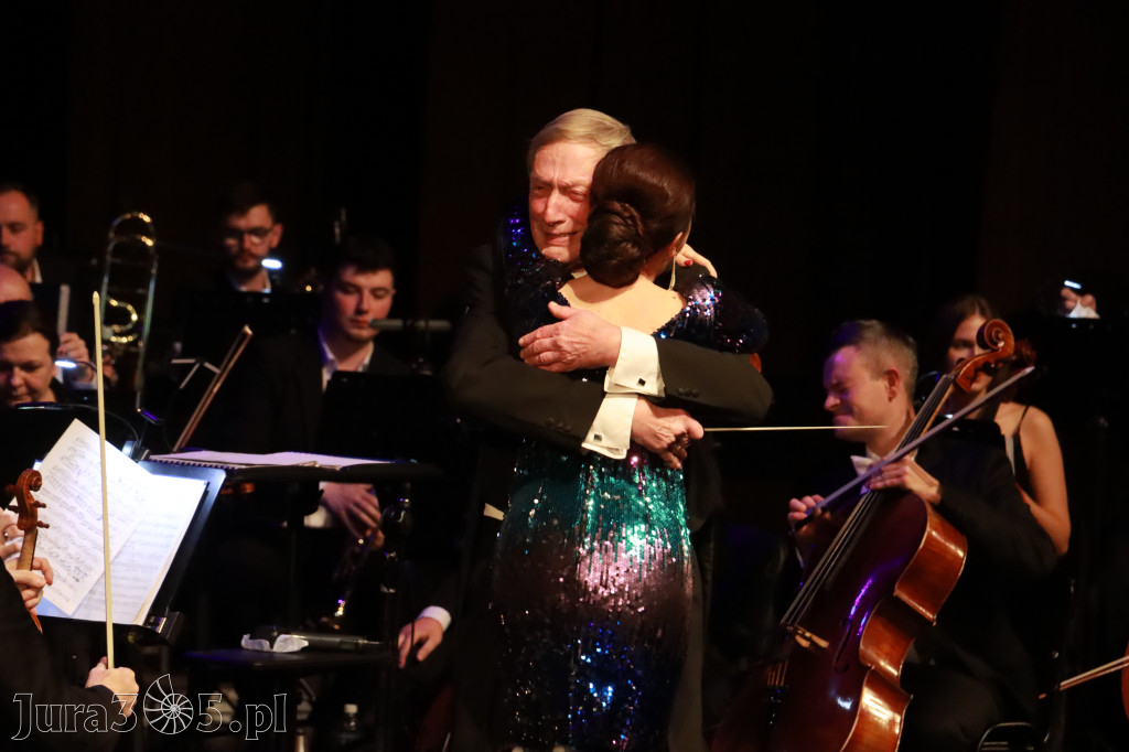 Fotorelacja II: Koncert Jubileuszowy Macieja Niesiołowskiego w MOK Zawiercie