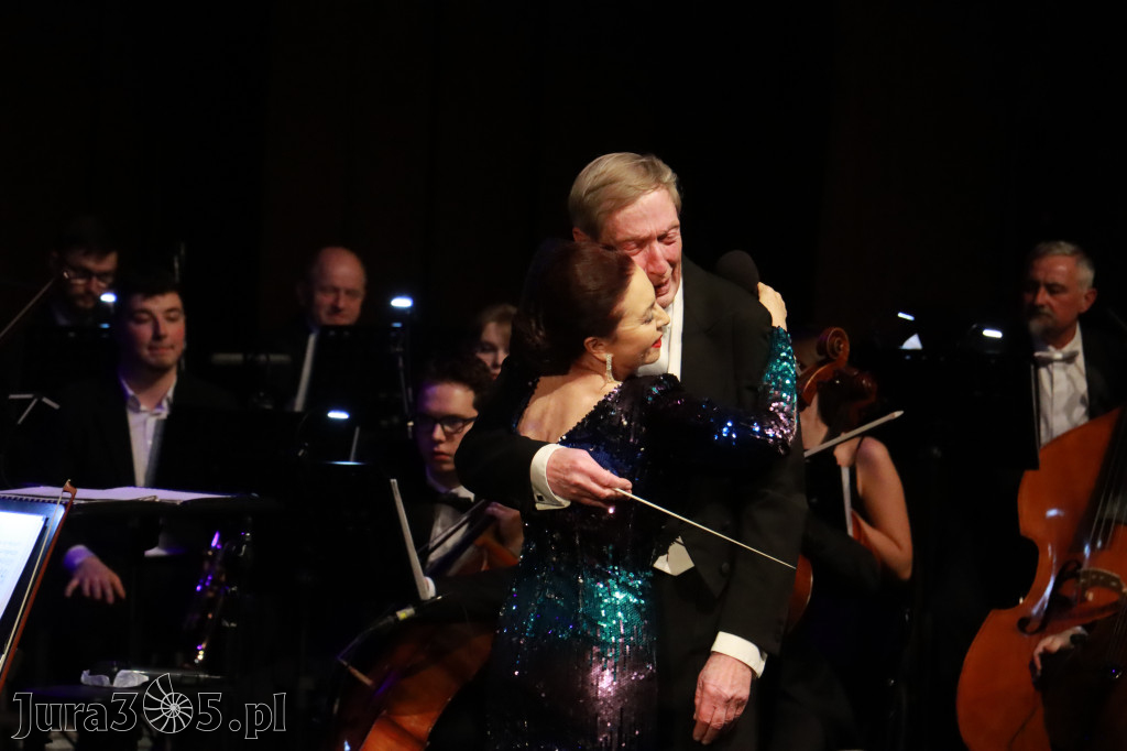 Fotorelacja II: Koncert Jubileuszowy Macieja Niesiołowskiego w MOK Zawiercie