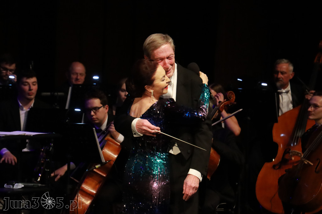 Fotorelacja II: Koncert Jubileuszowy Macieja Niesiołowskiego w MOK Zawiercie