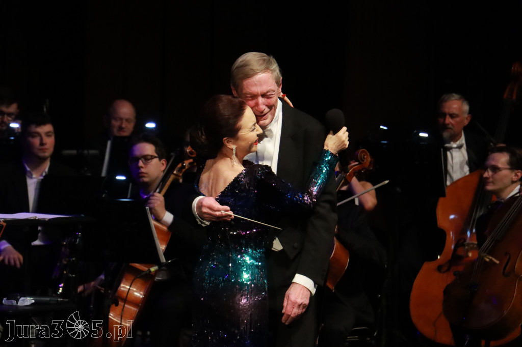 Fotorelacja II: Koncert Jubileuszowy Macieja Niesiołowskiego w MOK Zawiercie