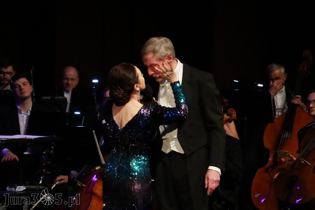 Fotorelacja II: Koncert Jubileuszowy Macieja Niesiołowskiego w MOK Zawiercie
