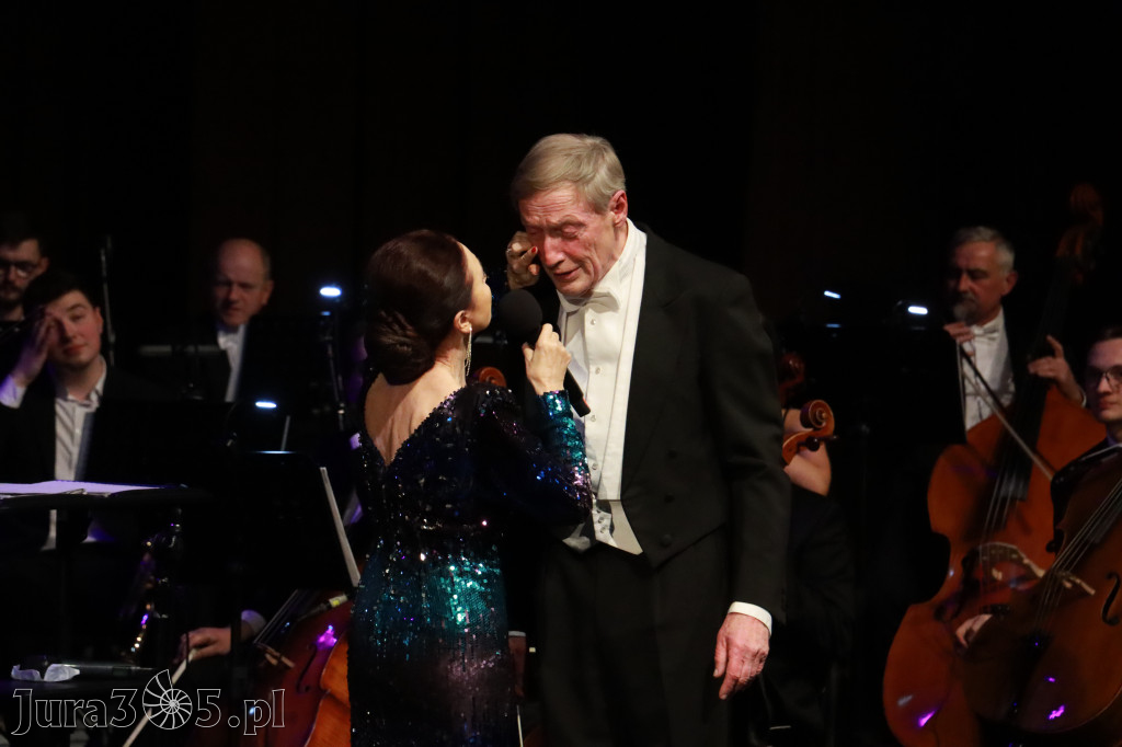 Fotorelacja II: Koncert Jubileuszowy Macieja Niesiołowskiego w MOK Zawiercie
