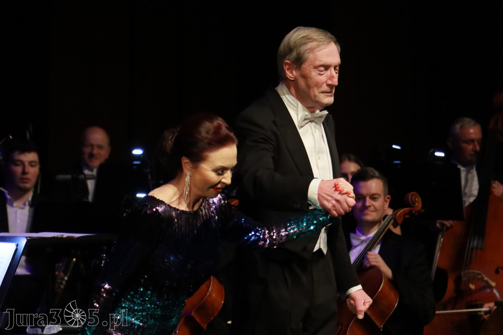 Fotorelacja II: Koncert Jubileuszowy Macieja Niesiołowskiego w MOK Zawiercie