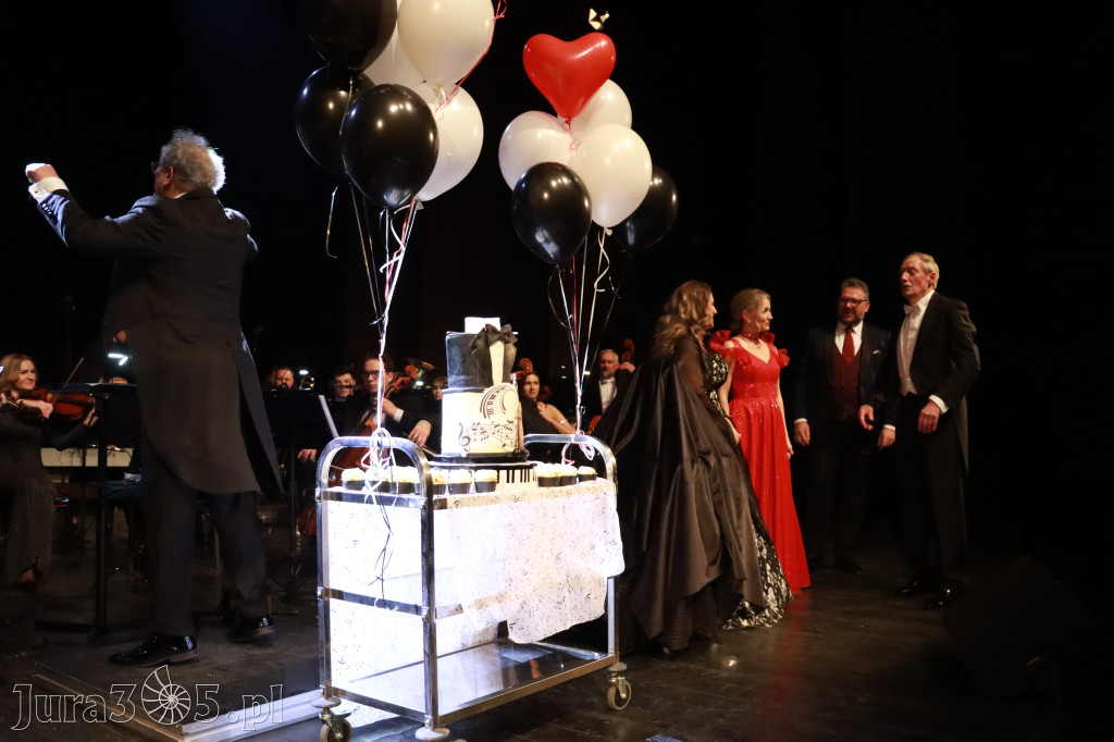 Fotorelacja II: Koncert Jubileuszowy Macieja Niesiołowskiego w MOK Zawiercie
