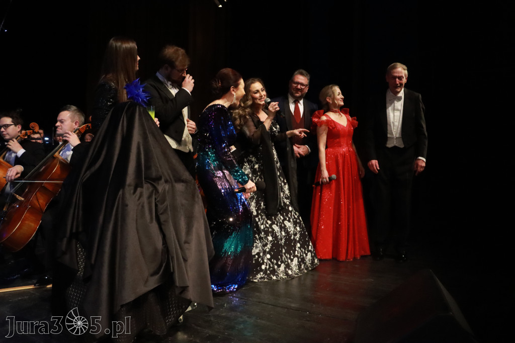 Fotorelacja II: Koncert Jubileuszowy Macieja Niesiołowskiego w MOK Zawiercie