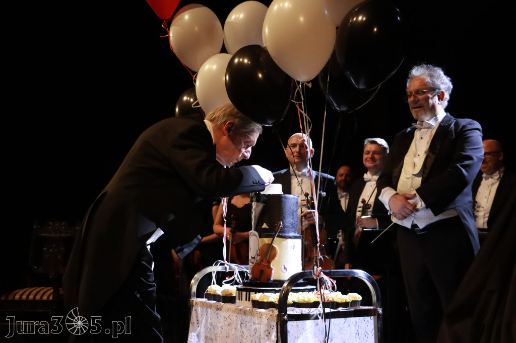 Fotorelacja II: Koncert Jubileuszowy Macieja Niesiołowskiego w MOK Zawiercie