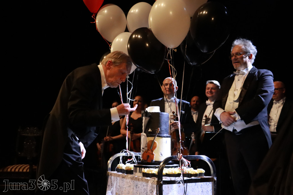 Fotorelacja II: Koncert Jubileuszowy Macieja Niesiołowskiego w MOK Zawiercie