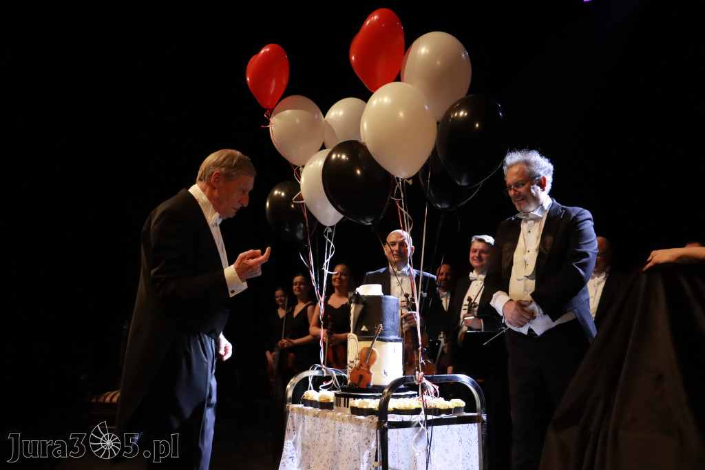 Fotorelacja II: Koncert Jubileuszowy Macieja Niesiołowskiego w MOK Zawiercie