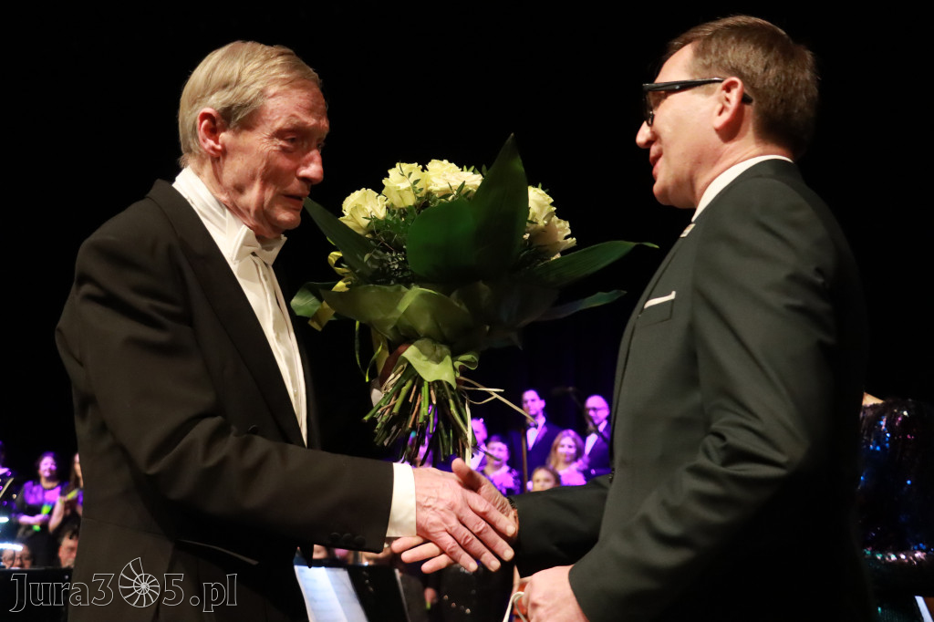 Fotorelacja II: Koncert Jubileuszowy Macieja Niesiołowskiego w MOK Zawiercie