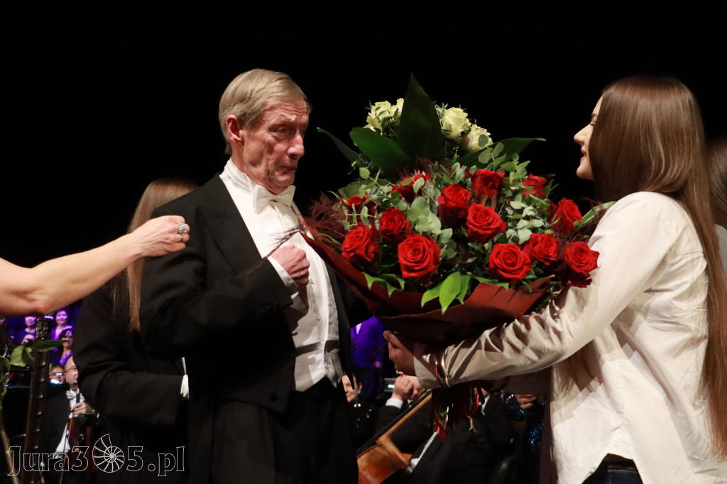 Fotorelacja II: Koncert Jubileuszowy Macieja Niesiołowskiego w MOK Zawiercie