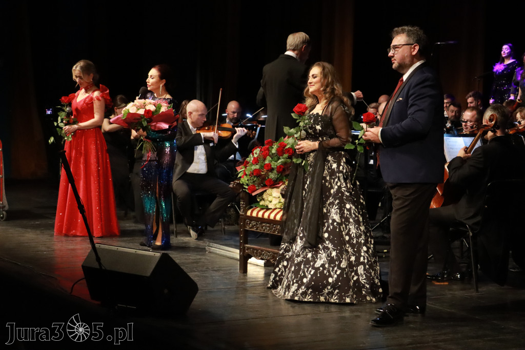 Fotorelacja II: Koncert Jubileuszowy Macieja Niesiołowskiego w MOK Zawiercie