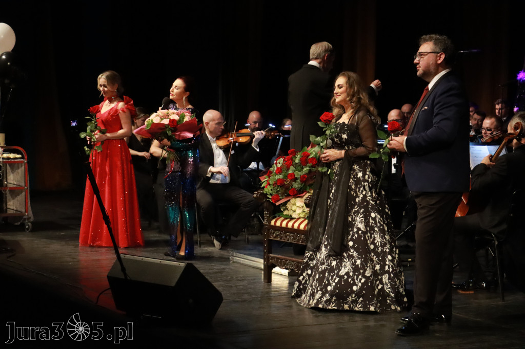 Fotorelacja II: Koncert Jubileuszowy Macieja Niesiołowskiego w MOK Zawiercie
