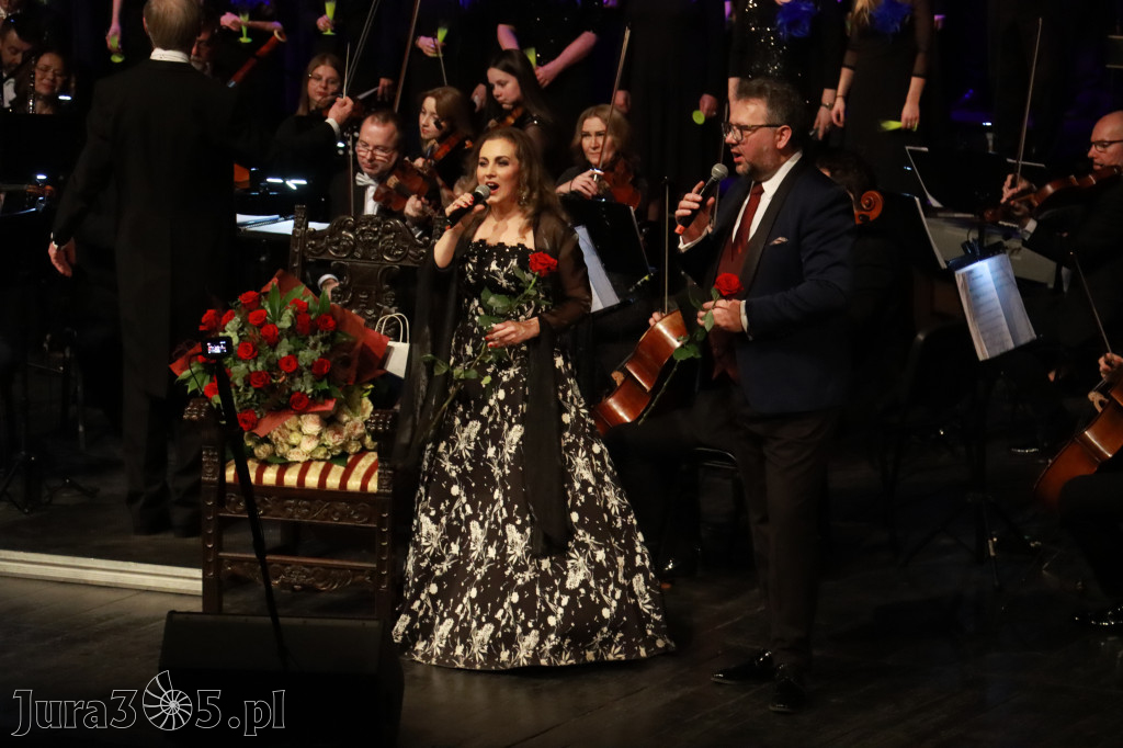 Fotorelacja II: Koncert Jubileuszowy Macieja Niesiołowskiego w MOK Zawiercie
