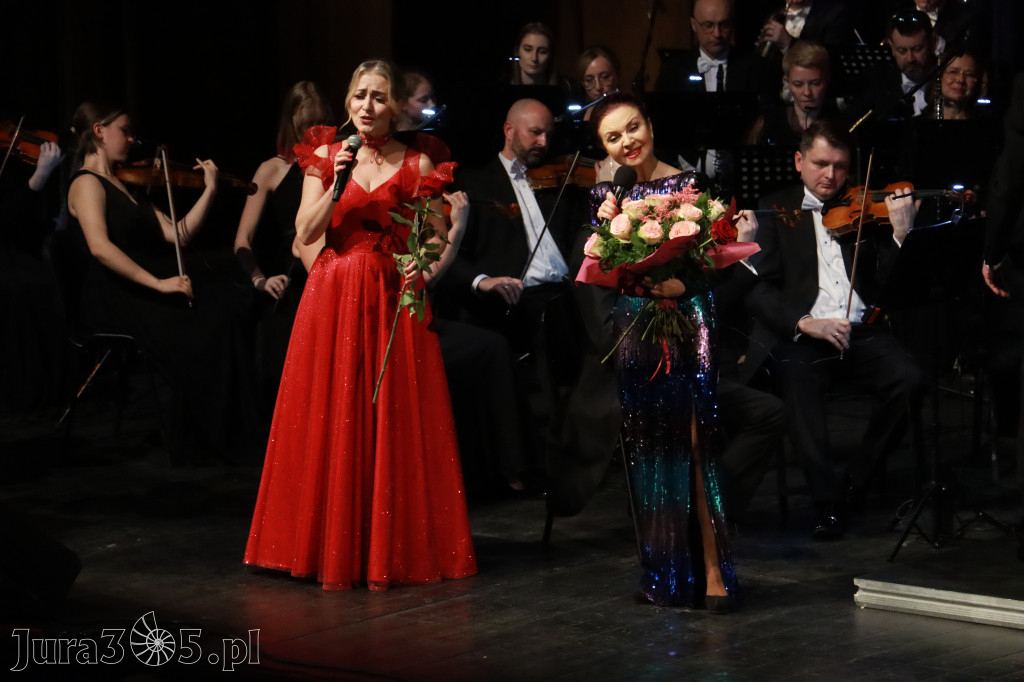 Fotorelacja II: Koncert Jubileuszowy Macieja Niesiołowskiego w MOK Zawiercie