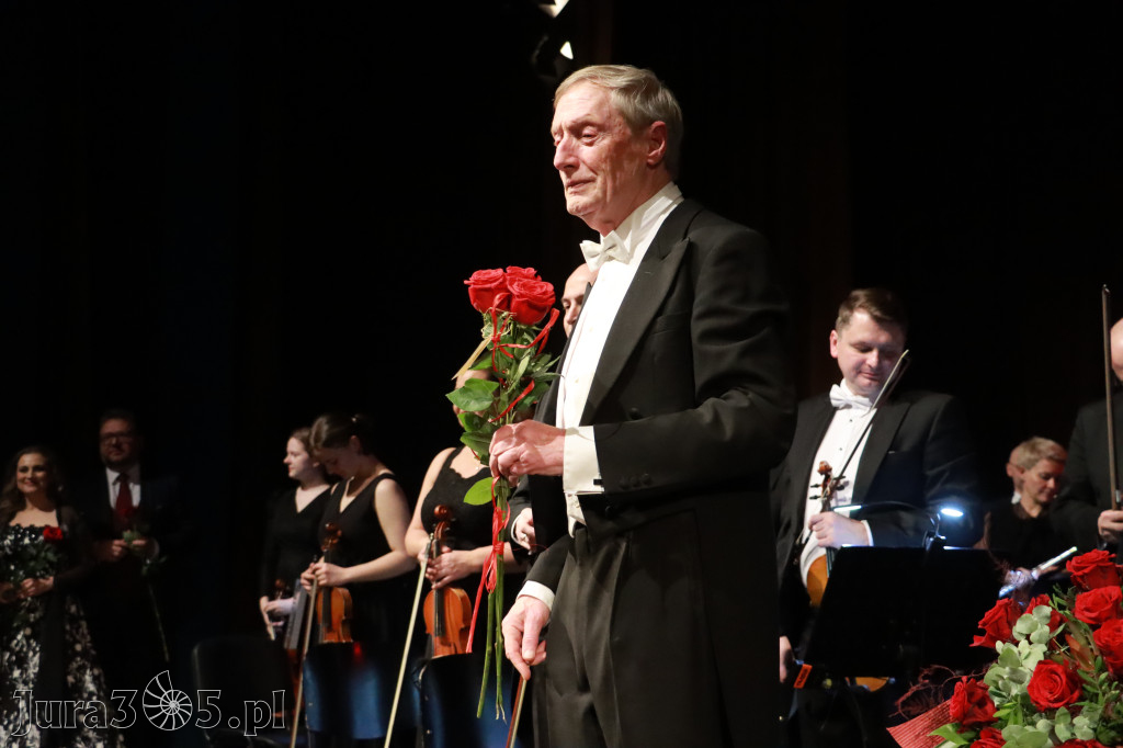 Fotorelacja II: Koncert Jubileuszowy Macieja Niesiołowskiego w MOK Zawiercie