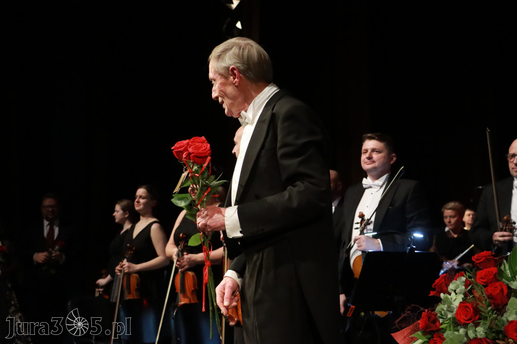 Fotorelacja II: Koncert Jubileuszowy Macieja Niesiołowskiego w MOK Zawiercie