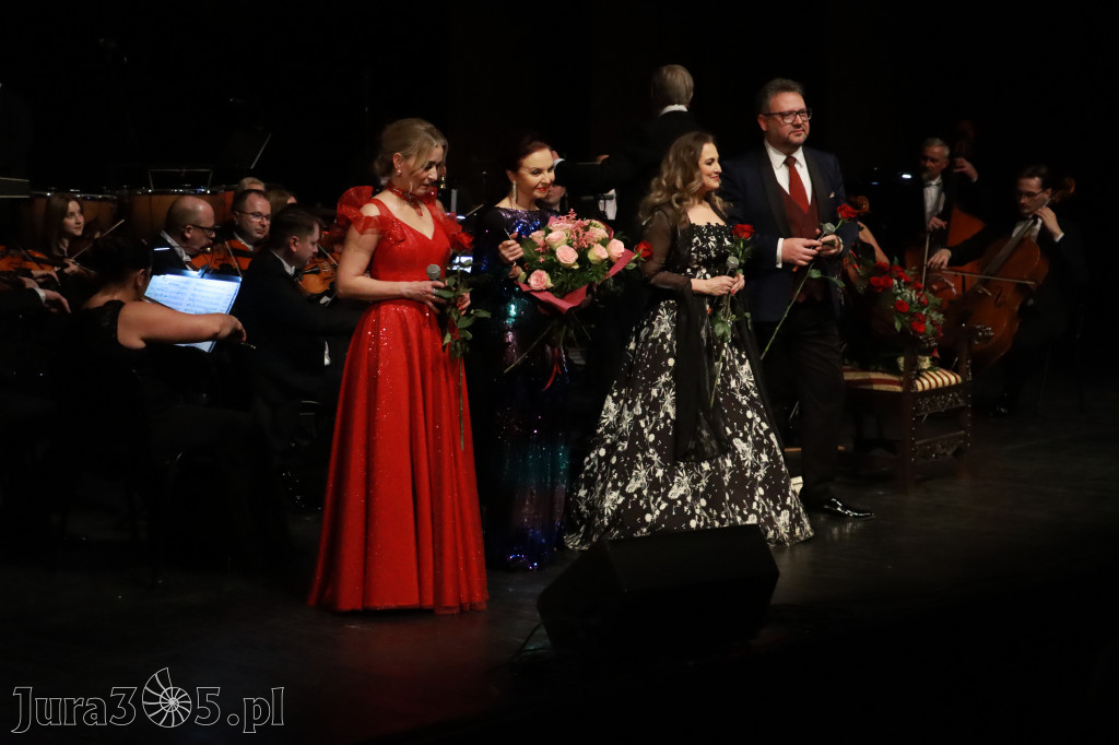 Fotorelacja II: Koncert Jubileuszowy Macieja Niesiołowskiego w MOK Zawiercie