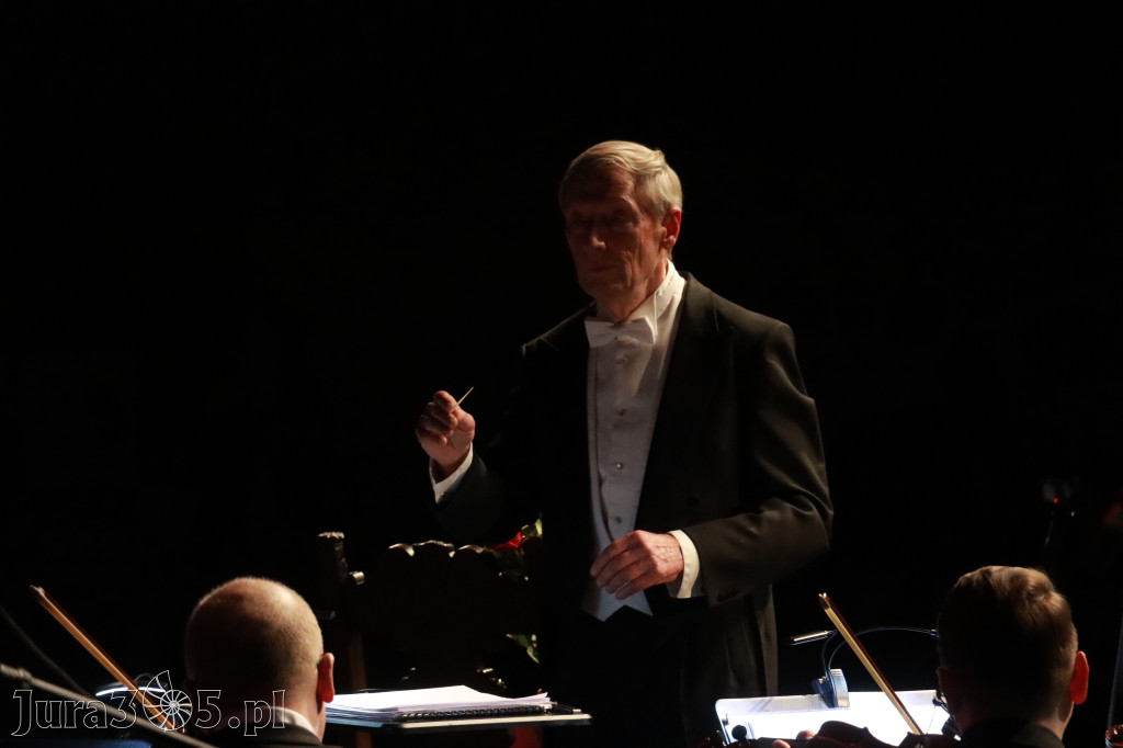 Fotorelacja II: Koncert Jubileuszowy Macieja Niesiołowskiego w MOK Zawiercie
