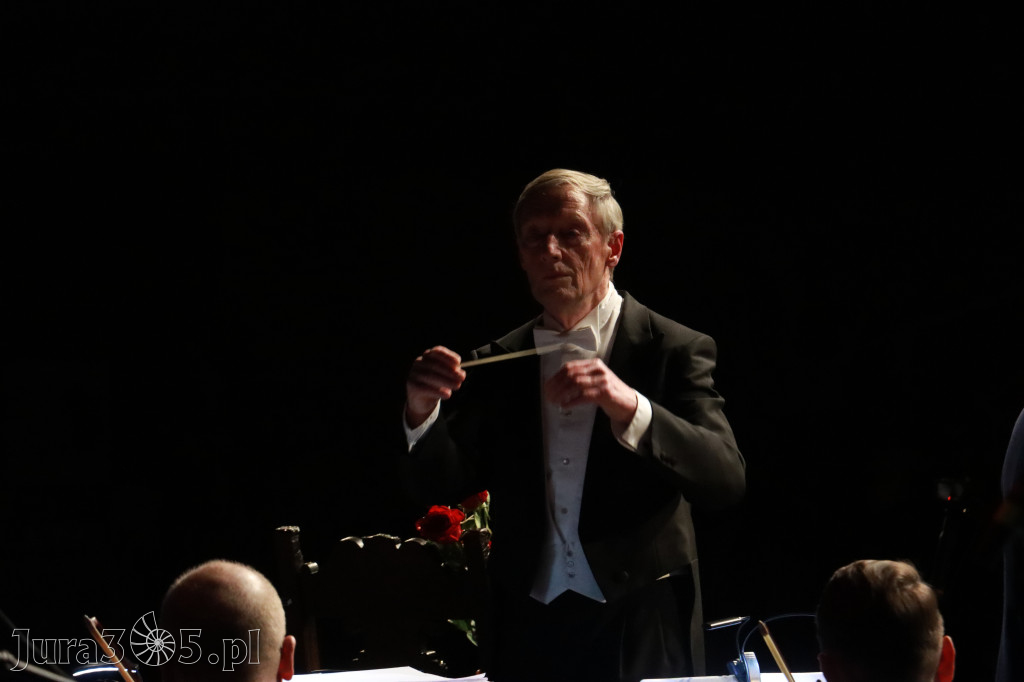 Fotorelacja II: Koncert Jubileuszowy Macieja Niesiołowskiego w MOK Zawiercie