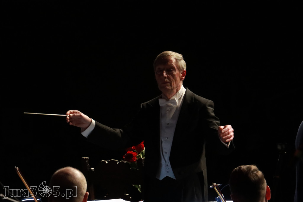 Fotorelacja II: Koncert Jubileuszowy Macieja Niesiołowskiego w MOK Zawiercie