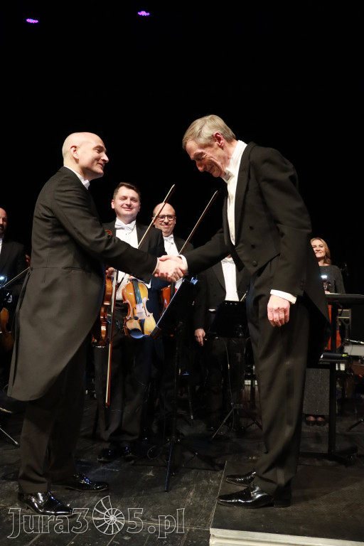 Fotorelacja II: Koncert Jubileuszowy Macieja Niesiołowskiego w MOK Zawiercie
