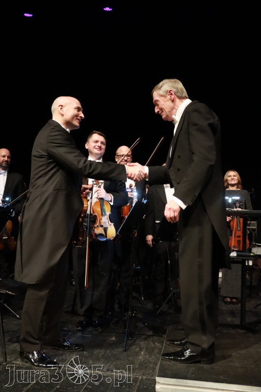 Fotorelacja II: Koncert Jubileuszowy Macieja Niesiołowskiego w MOK Zawiercie