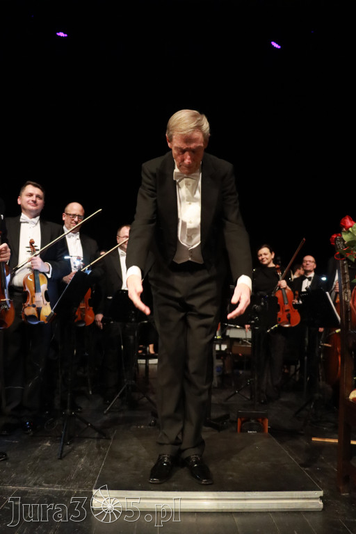 Fotorelacja II: Koncert Jubileuszowy Macieja Niesiołowskiego w MOK Zawiercie