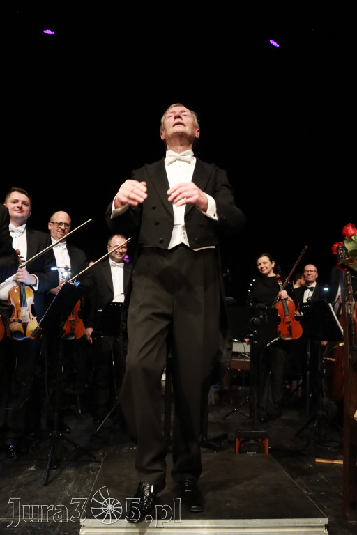 Fotorelacja II: Koncert Jubileuszowy Macieja Niesiołowskiego w MOK Zawiercie