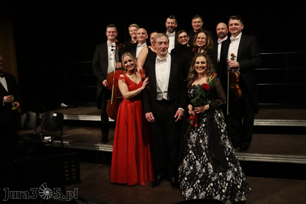 Fotorelacja II: Koncert Jubileuszowy Macieja Niesiołowskiego w MOK Zawiercie