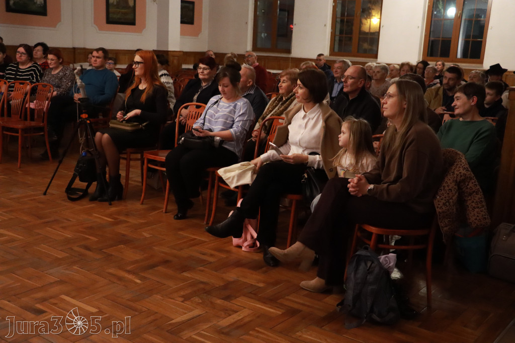 Fotorelacja: Koncert BAJKI NA DZIEŃ BABCI I DZIADKA w Pałacyku nad Wartą w Zawierciu