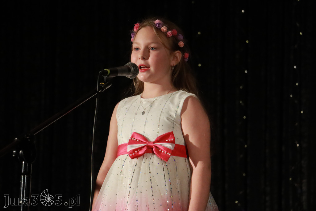 Fotorelacja: Koncert BAJKI NA DZIEŃ BABCI I DZIADKA w Pałacyku nad Wartą w Zawierciu