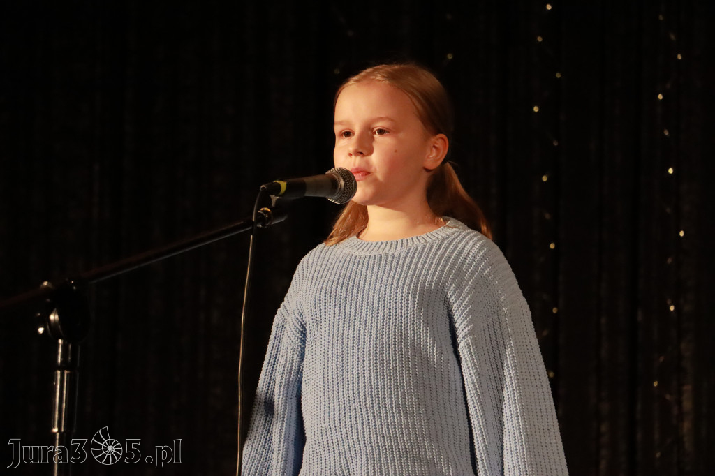 Fotorelacja: Koncert BAJKI NA DZIEŃ BABCI I DZIADKA w Pałacyku nad Wartą w Zawierciu