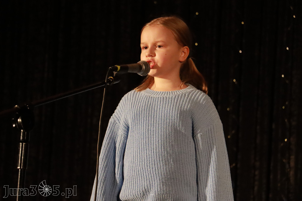 Fotorelacja: Koncert BAJKI NA DZIEŃ BABCI I DZIADKA w Pałacyku nad Wartą w Zawierciu
