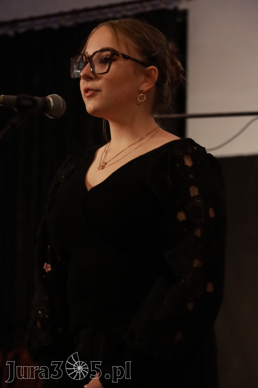 Fotorelacja: Koncert BAJKI NA DZIEŃ BABCI I DZIADKA w Pałacyku nad Wartą w Zawierciu