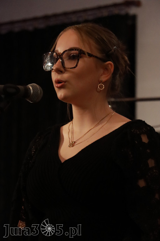 Fotorelacja: Koncert BAJKI NA DZIEŃ BABCI I DZIADKA w Pałacyku nad Wartą w Zawierciu