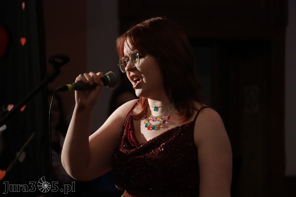 Fotorelacja: Koncert BAJKI NA DZIEŃ BABCI I DZIADKA w Pałacyku nad Wartą w Zawierciu