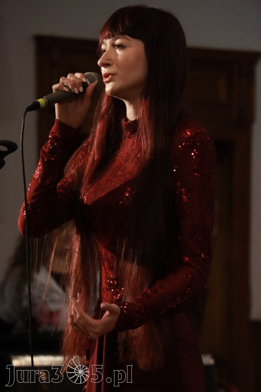 Fotorelacja: Koncert BAJKI NA DZIEŃ BABCI I DZIADKA w Pałacyku nad Wartą w Zawierciu