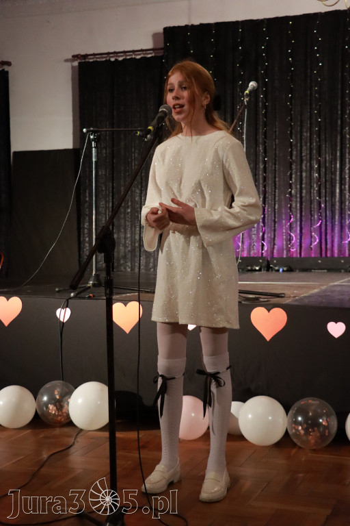 Fotorelacja: Koncert BAJKI NA DZIEŃ BABCI I DZIADKA w Pałacyku nad Wartą w Zawierciu
