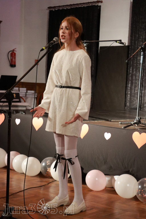 Fotorelacja: Koncert BAJKI NA DZIEŃ BABCI I DZIADKA w Pałacyku nad Wartą w Zawierciu