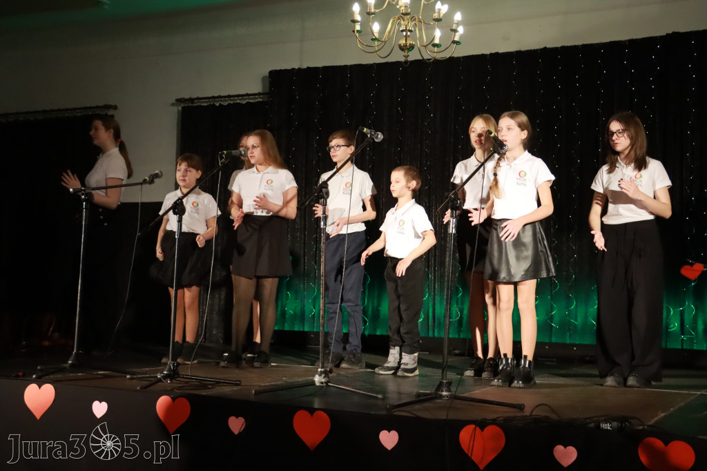 Fotorelacja: Koncert BAJKI NA DZIEŃ BABCI I DZIADKA w Pałacyku nad Wartą w Zawierciu