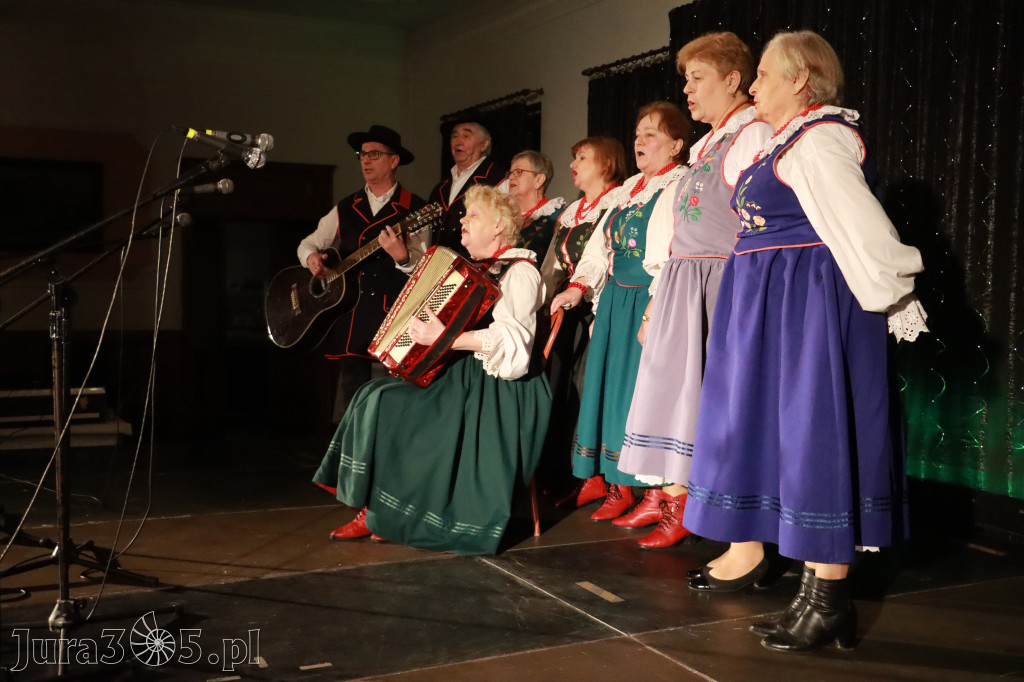 Fotorelacja: Koncert BAJKI NA DZIEŃ BABCI I DZIADKA w Pałacyku nad Wartą w Zawierciu
