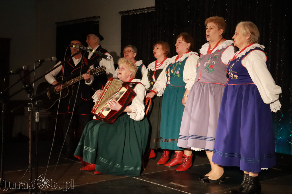 Fotorelacja: Koncert BAJKI NA DZIEŃ BABCI I DZIADKA w Pałacyku nad Wartą w Zawierciu