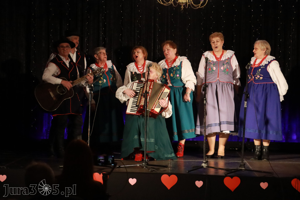 Fotorelacja: Koncert BAJKI NA DZIEŃ BABCI I DZIADKA w Pałacyku nad Wartą w Zawierciu