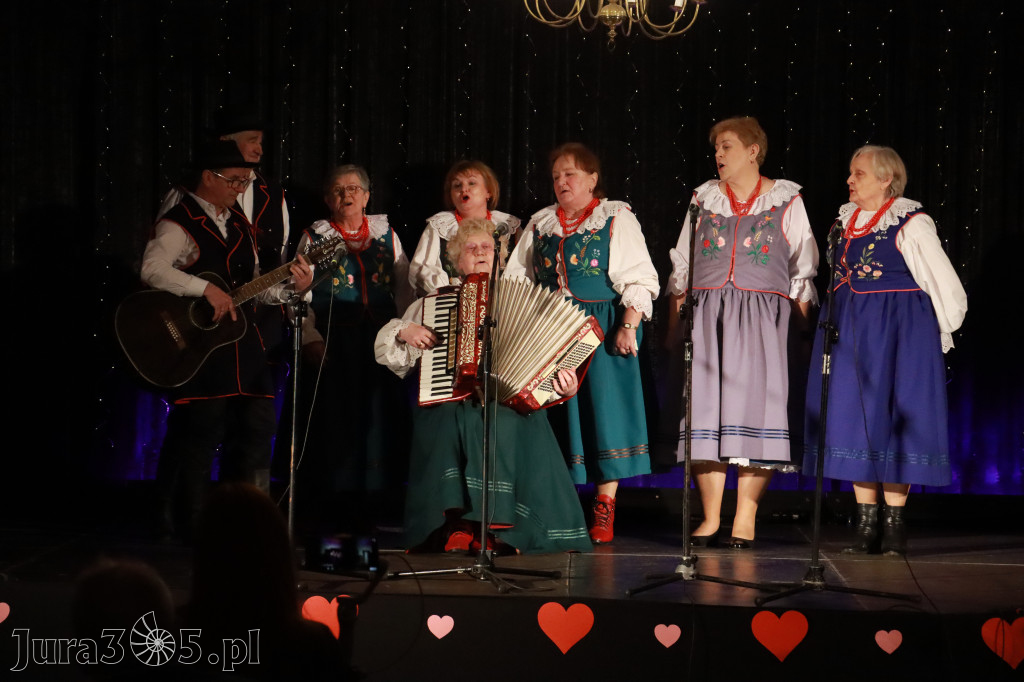 Fotorelacja: Koncert BAJKI NA DZIEŃ BABCI I DZIADKA w Pałacyku nad Wartą w Zawierciu