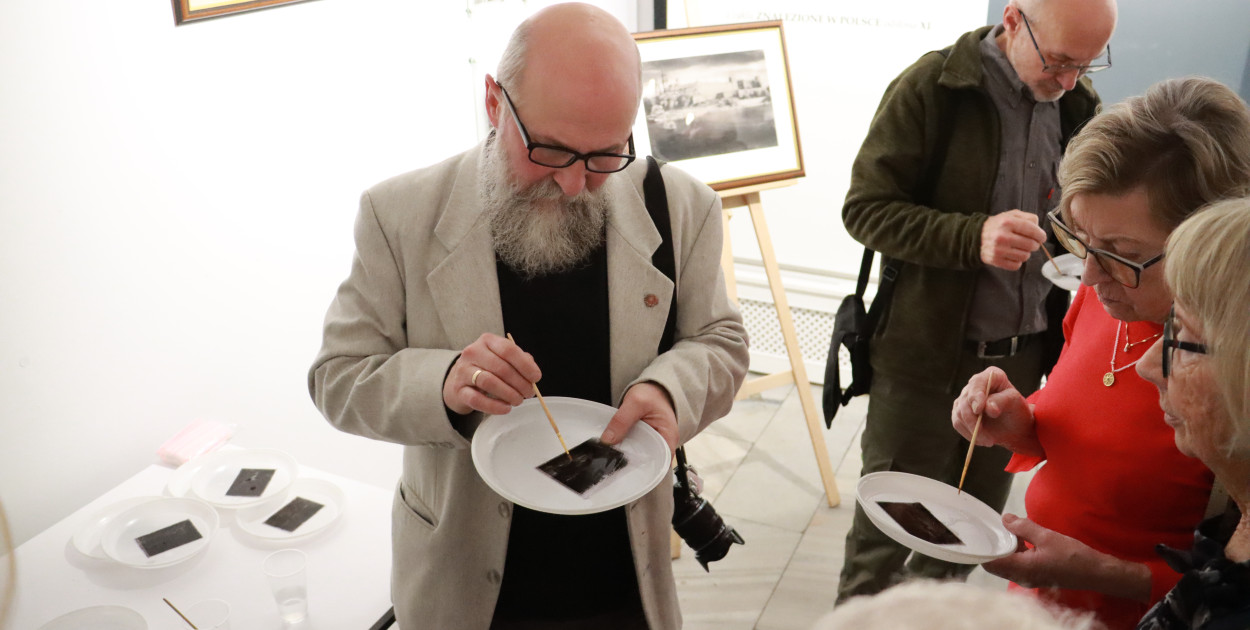 Fotorelacja: Wernisaż wystawy fotografii artystycznej w MOK Zawiercie