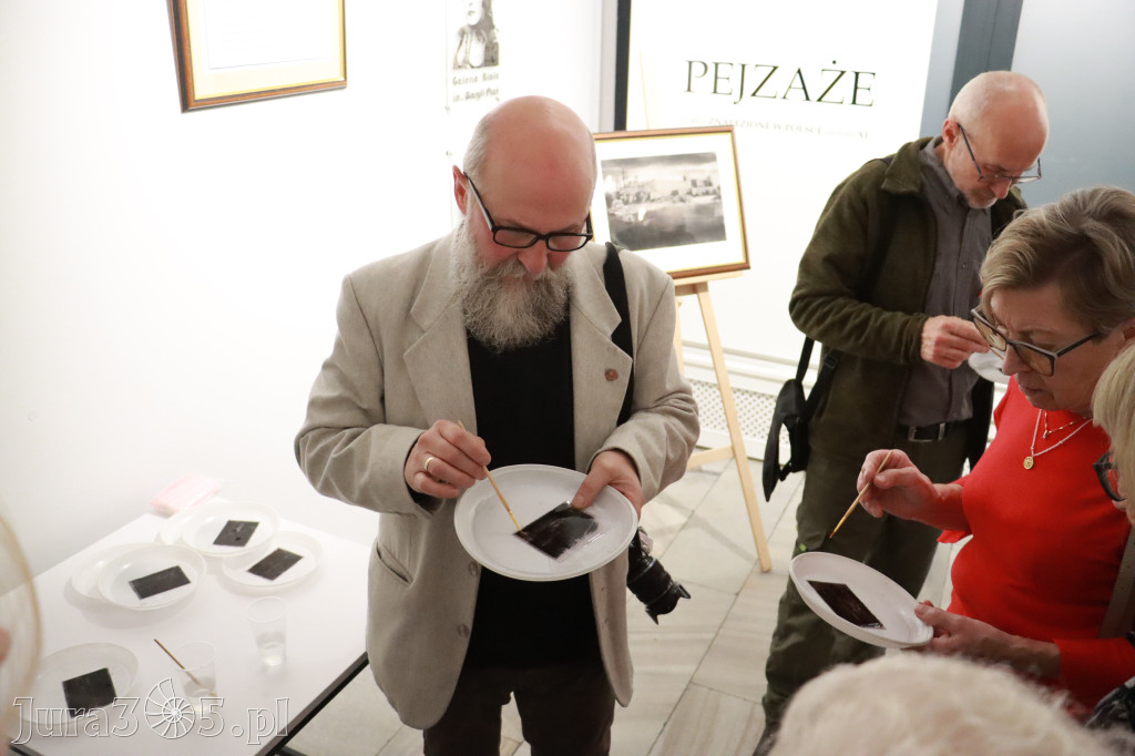 Fotorelacja: Wernisaż wystawy fotografii artystycznej w MOK Zawiercie