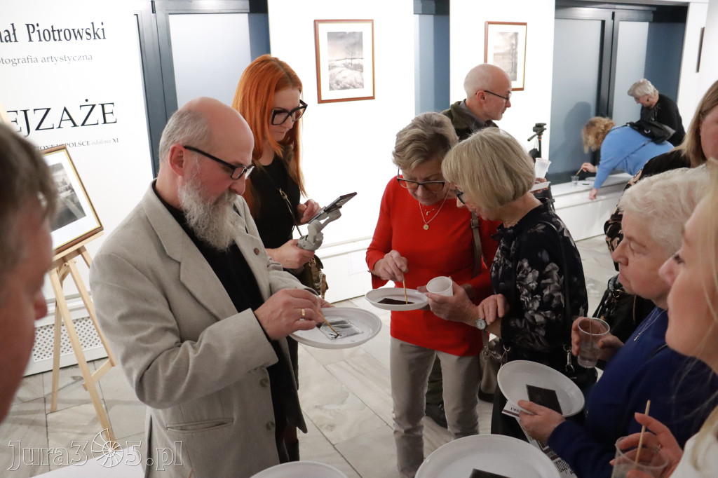 Fotorelacja: Wernisaż wystawy fotografii artystycznej w MOK Zawiercie