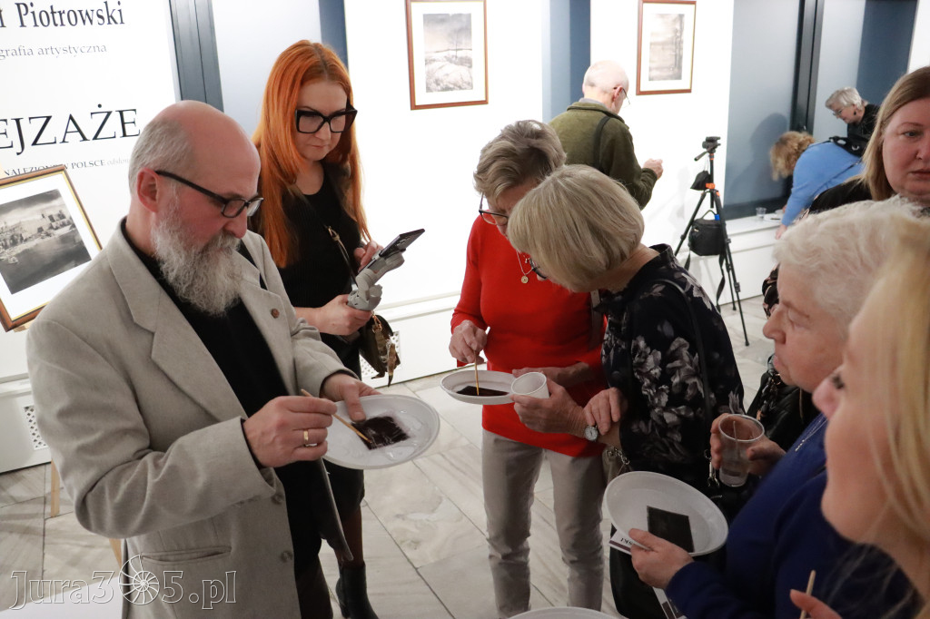 Fotorelacja: Wernisaż wystawy fotografii artystycznej w MOK Zawiercie
